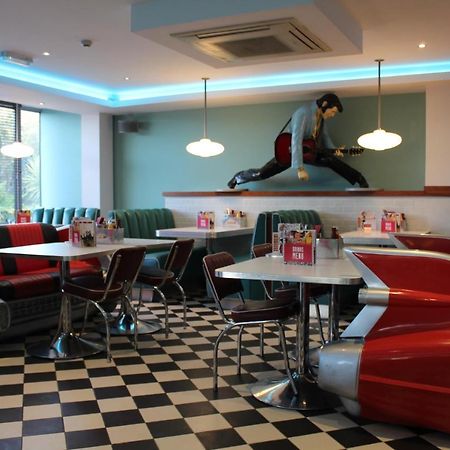 7Hotel Diner Halstead  Zewnętrze zdjęcie