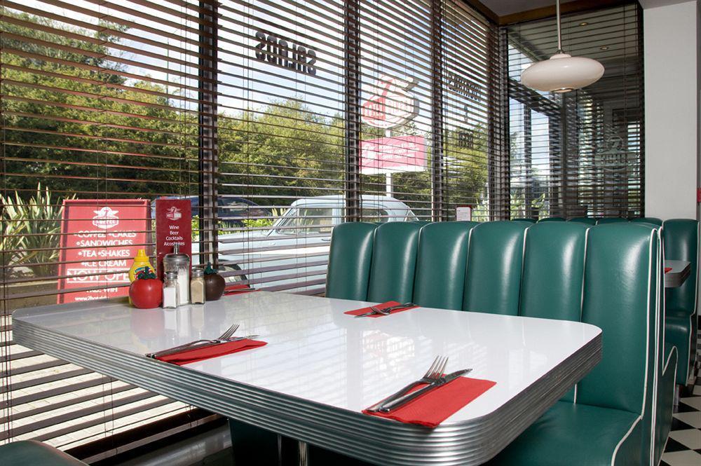 7Hotel Diner Halstead  Zewnętrze zdjęcie