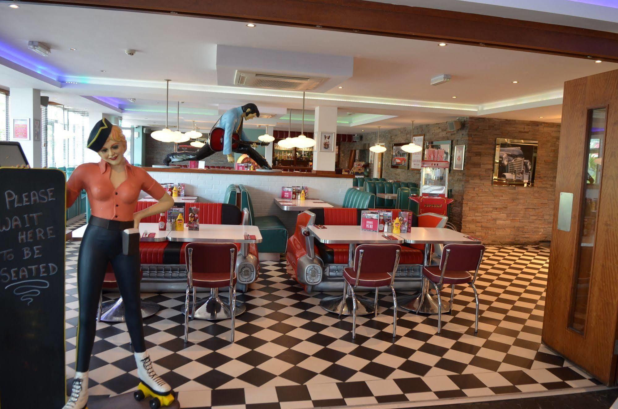7Hotel Diner Halstead  Zewnętrze zdjęcie