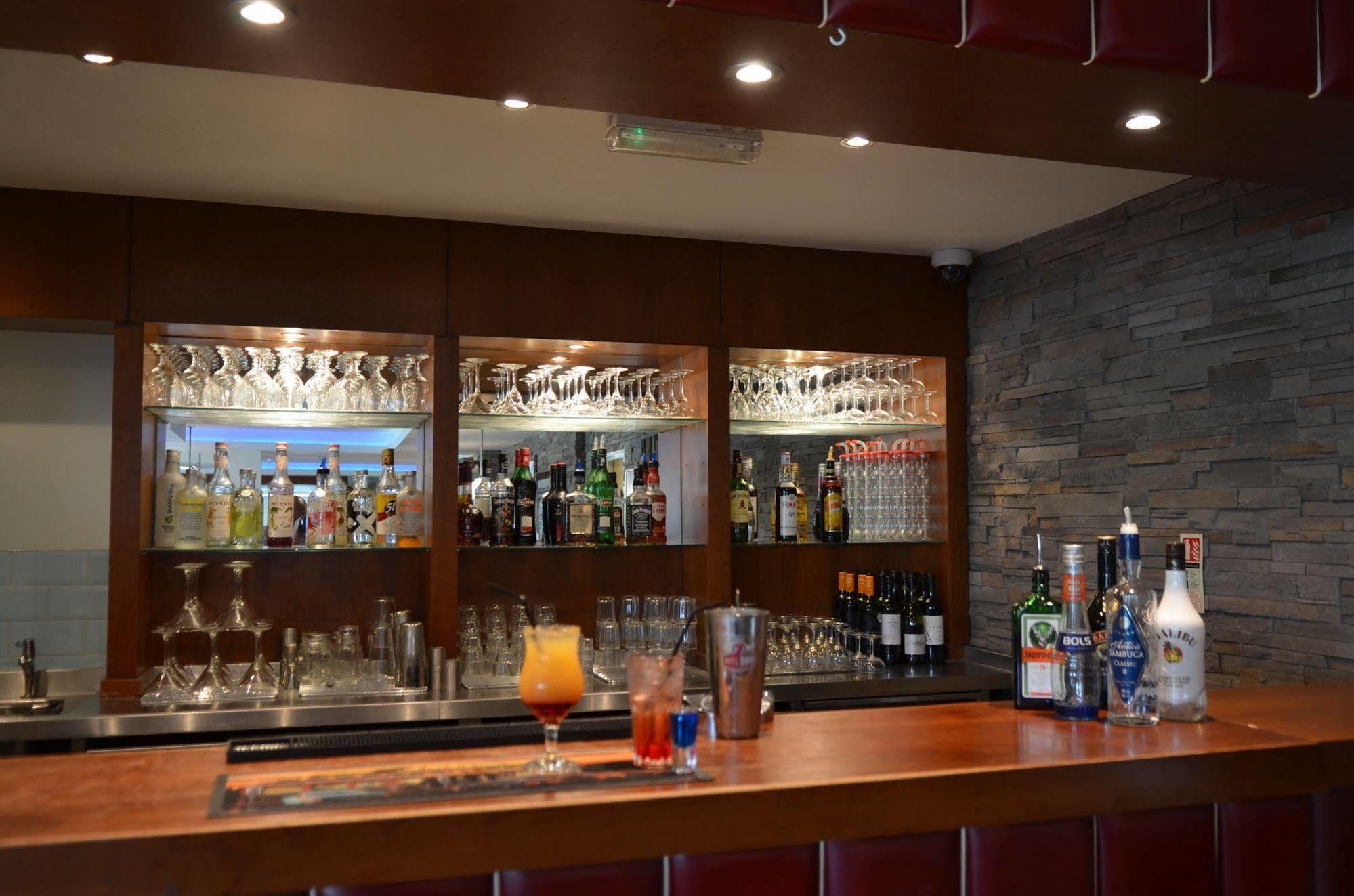 7Hotel Diner Halstead  Zewnętrze zdjęcie
